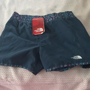 Girls large Northface water proof shorts- NWT